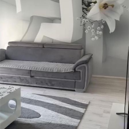 Modern & Cozy 2-Bedroom Vacation Home In Sarajevo Bagian luar foto