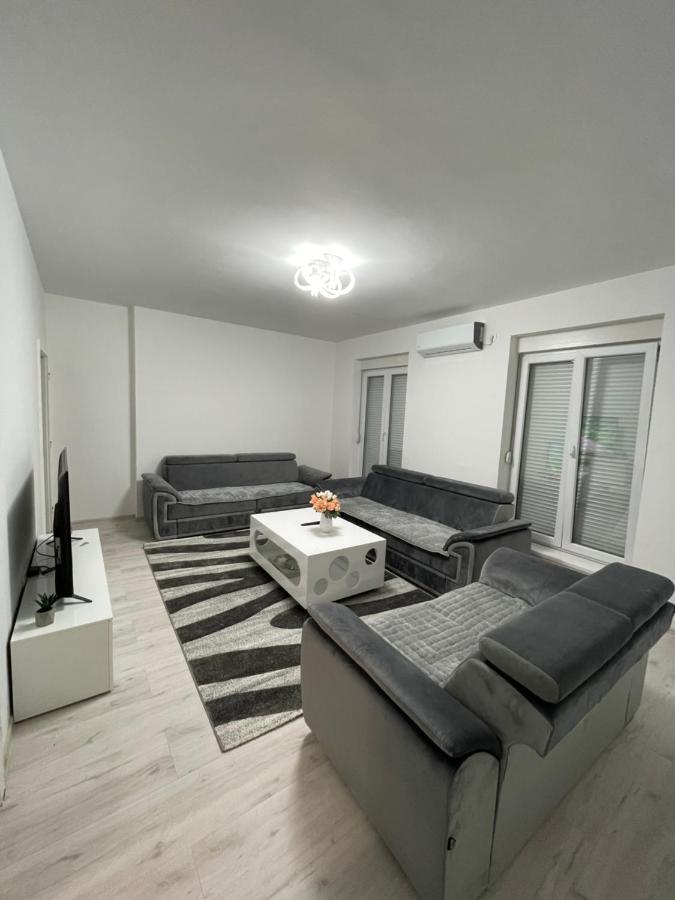 Modern & Cozy 2-Bedroom Vacation Home In Sarajevo Bagian luar foto