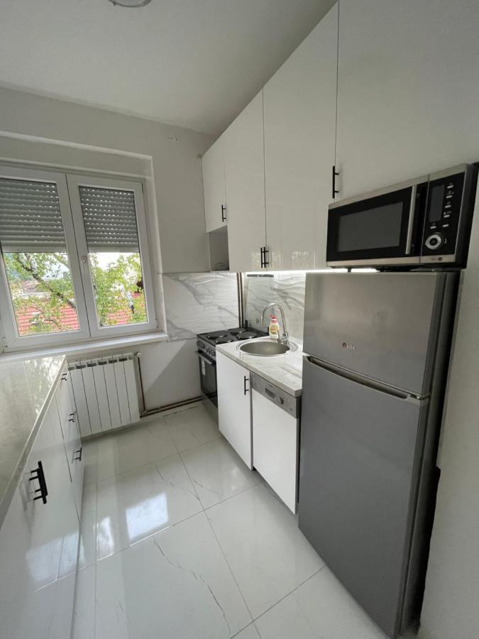 Modern & Cozy 2-Bedroom Vacation Home In Sarajevo Bagian luar foto