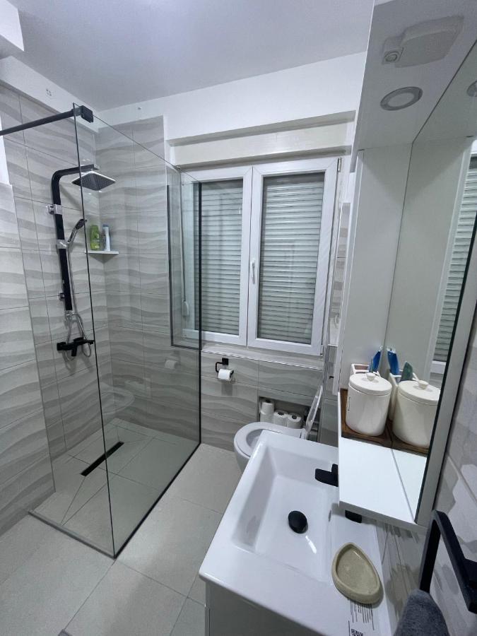 Modern & Cozy 2-Bedroom Vacation Home In Sarajevo Bagian luar foto