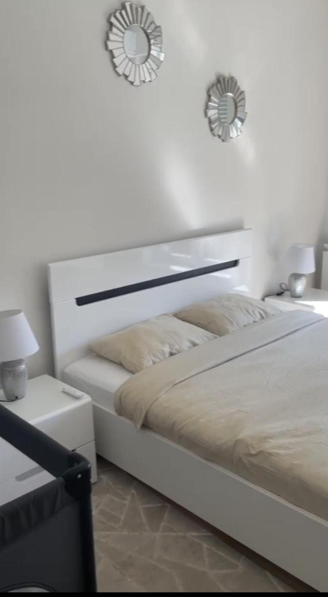 Modern & Cozy 2-Bedroom Vacation Home In Sarajevo Bagian luar foto